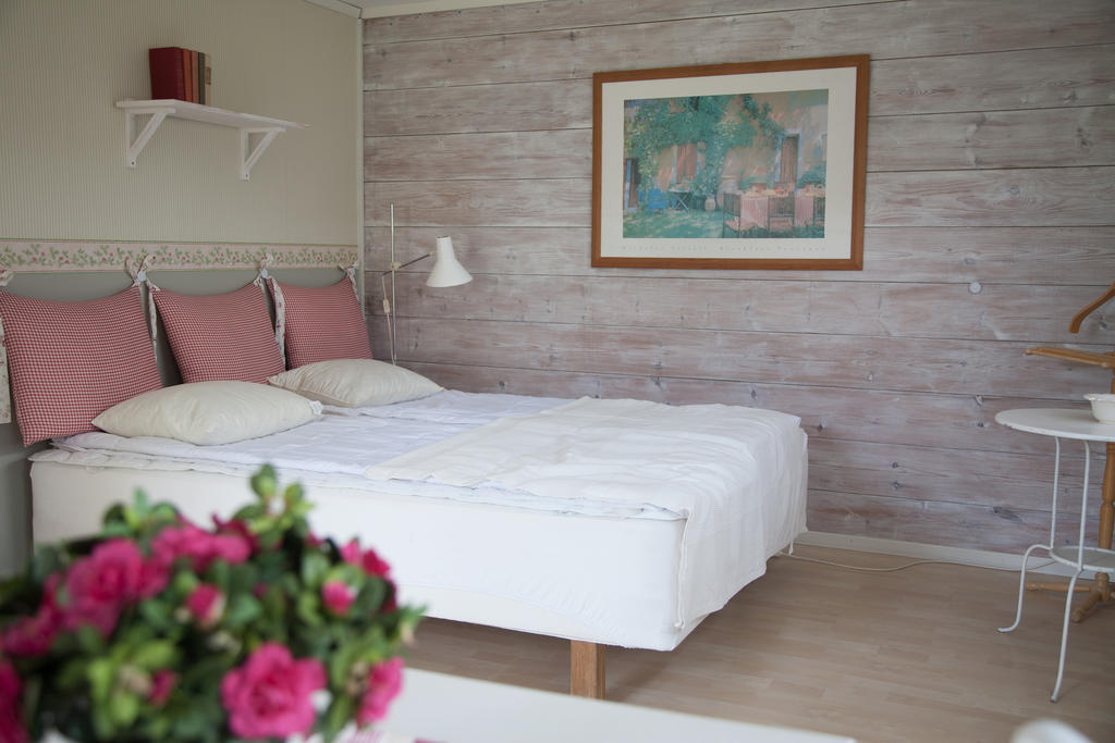 Lantluft Hotel Gullholma Room photo