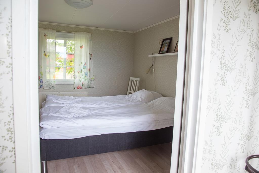 Lantluft Hotel Gullholma Room photo