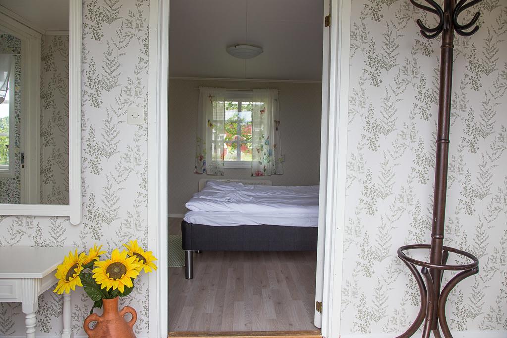 Lantluft Hotel Gullholma Room photo
